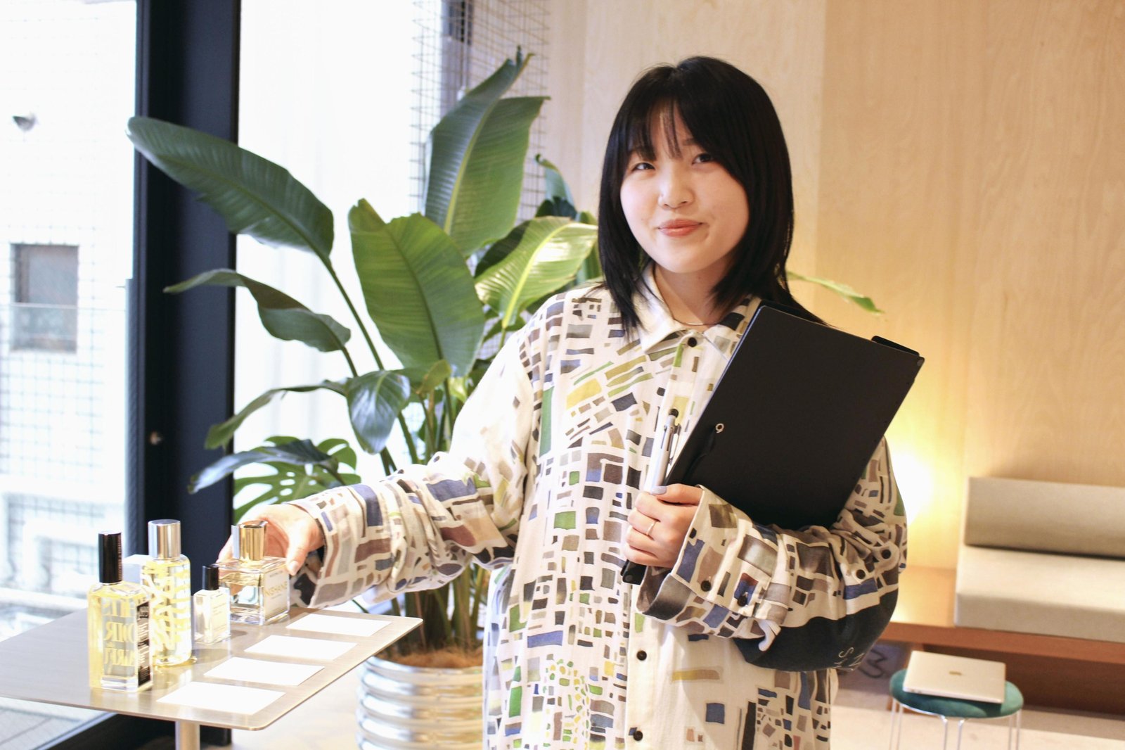 Japan’s Perfume Sector Leverages Vending Machines and Consultations to Attract Customers