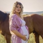 She Faked Being a Millionaire Heiress. Then She Stole Her Friend’s Unborn Baby