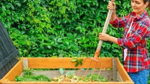 Stop Throwing Away Your Apple Cores! This Simple Composting Hack Will Transform Your Garden