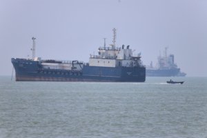 Ceasefire Shattered: US Military Launches Massive Strikes on Iran After Drone Attack on Oil Tanker in Strait of Hormuz