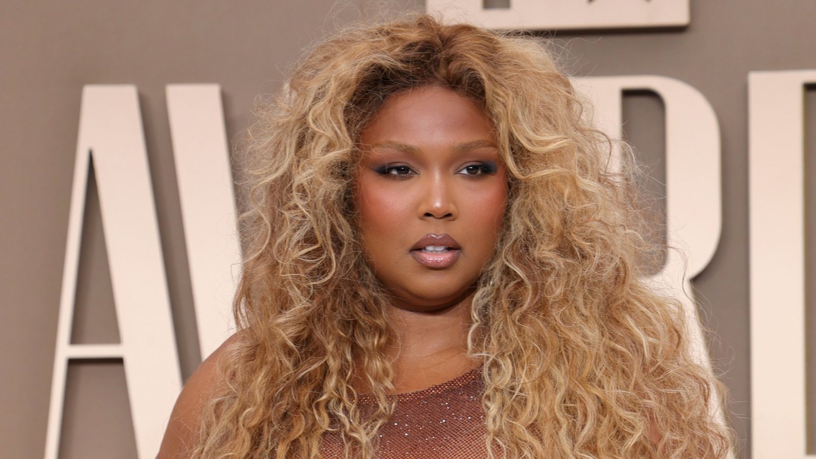 Lizzo Shares ‘Reasons’ Behind Her Weight Loss: ‘This Is Who I Am Now’